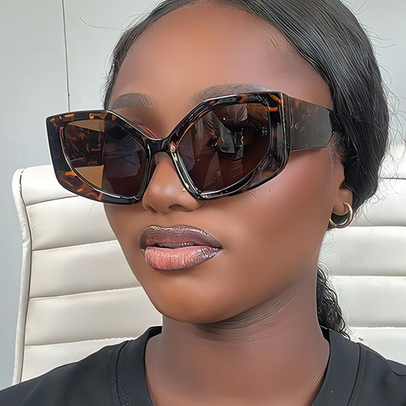 Damen auffällige Sonnenbrille mit oversized Design und modischem Farbverlauf Brehn