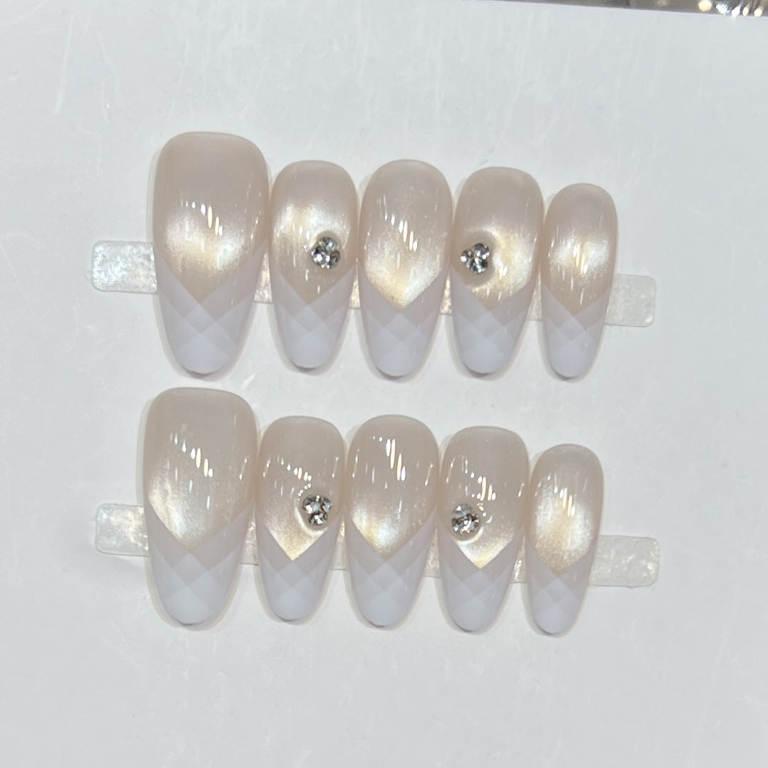 Elegantes geometrisches Press-On-Nagel-Set mit Strassdetails Brehn