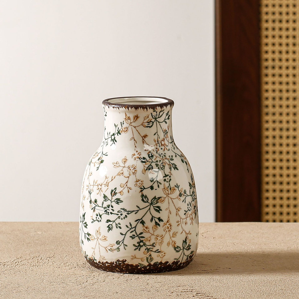 Elegante und kunstvoll verzierte Keramikvase Brehn