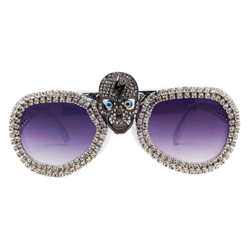 Damen Statement-Sonnenbrille mit außergewöhnlichem Totenkopf-Design und funkelndem Strassrahmen Brehn