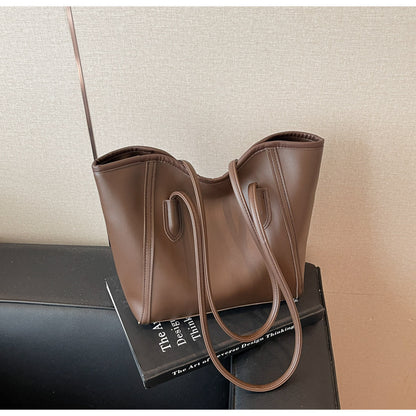Elegante vielseitige Tote Tasche Brehn