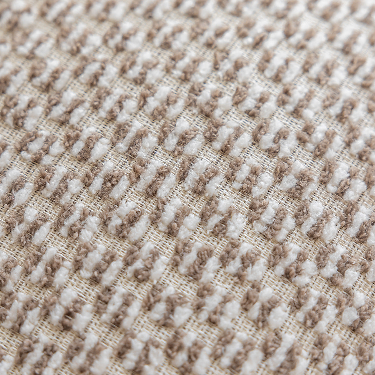 Dekoratives Kissen mit floralem Design