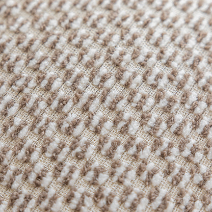 Dekoratives Kissen mit floralem Design