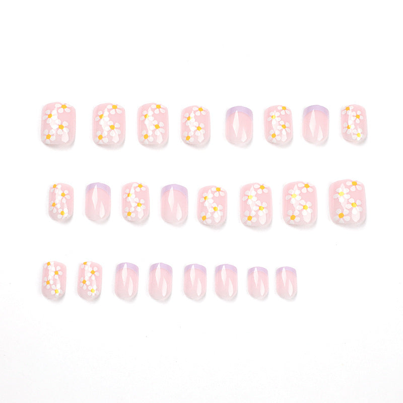 Kunstvolle Nagelkunst mit Blumen-Design und Farbverlauf Brehn