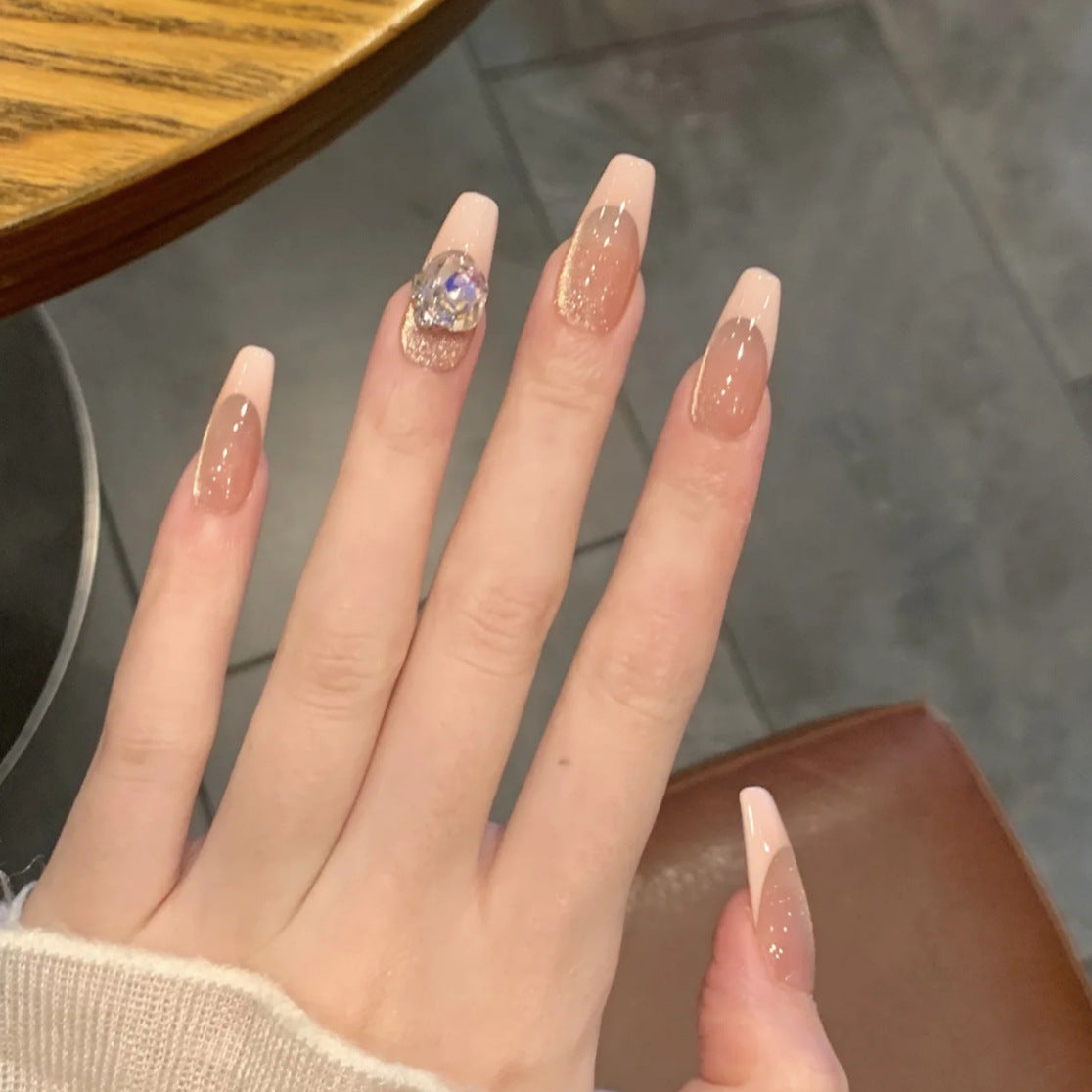 Glamouröse Acryl Press-On Nagel Set mit dekorativen Designs Brehn