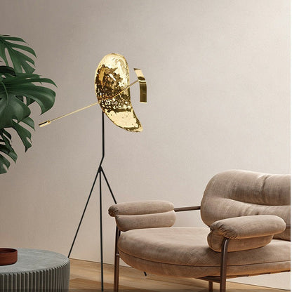 Künstlerische Stehlampe mit skulpturalem Design