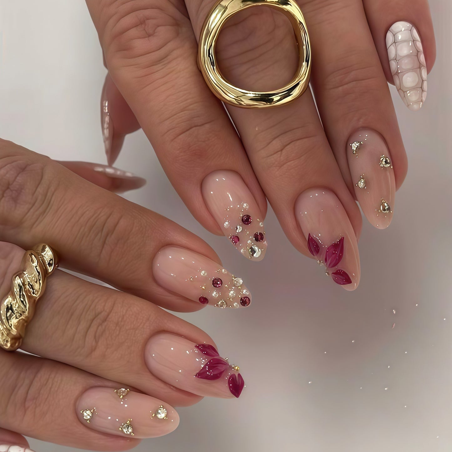 Glamouröse dekorative Nagelkunstverlängerungen Brehn