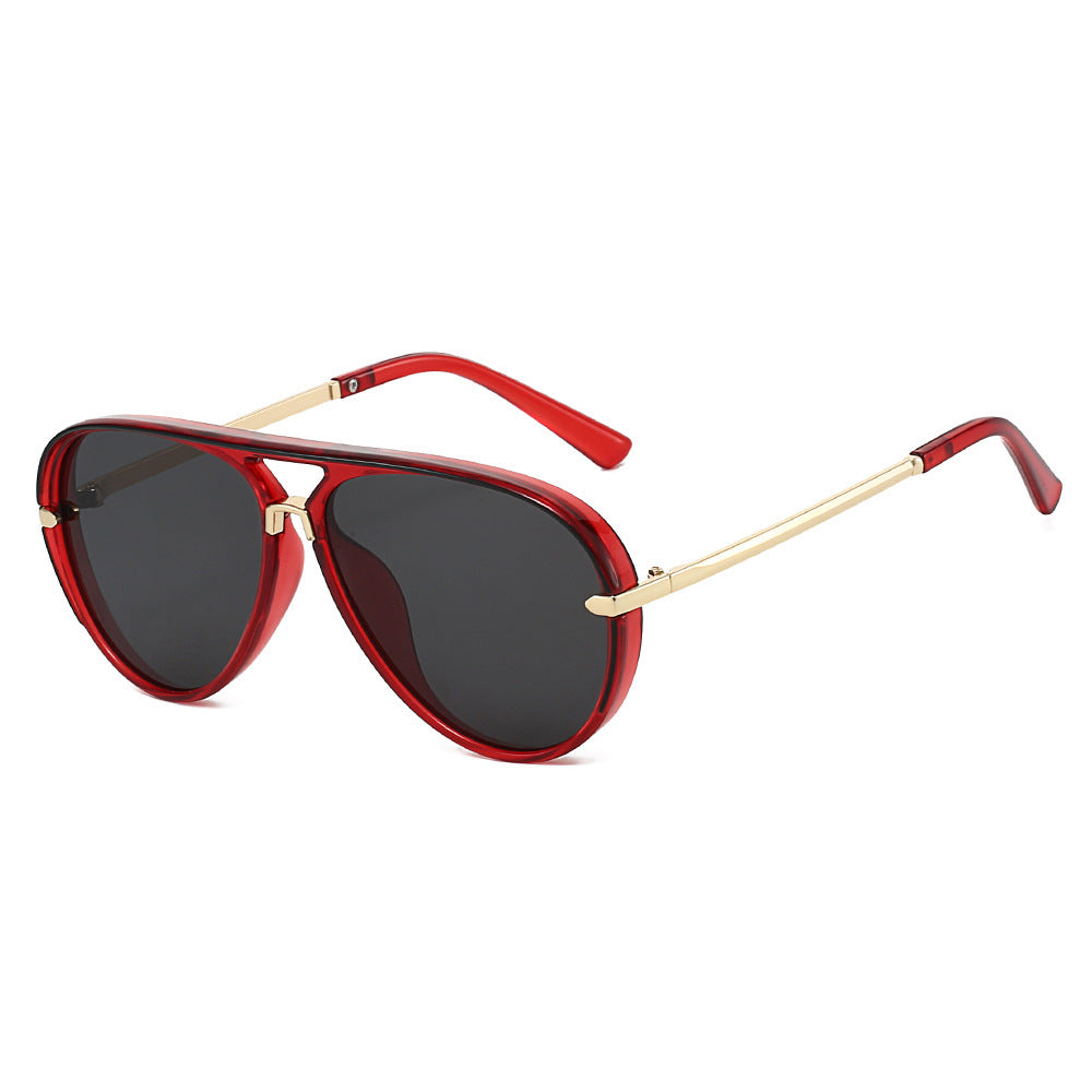 Elegante Aviator-Sonnenbrille mit goldenen Akzenten Brehn
