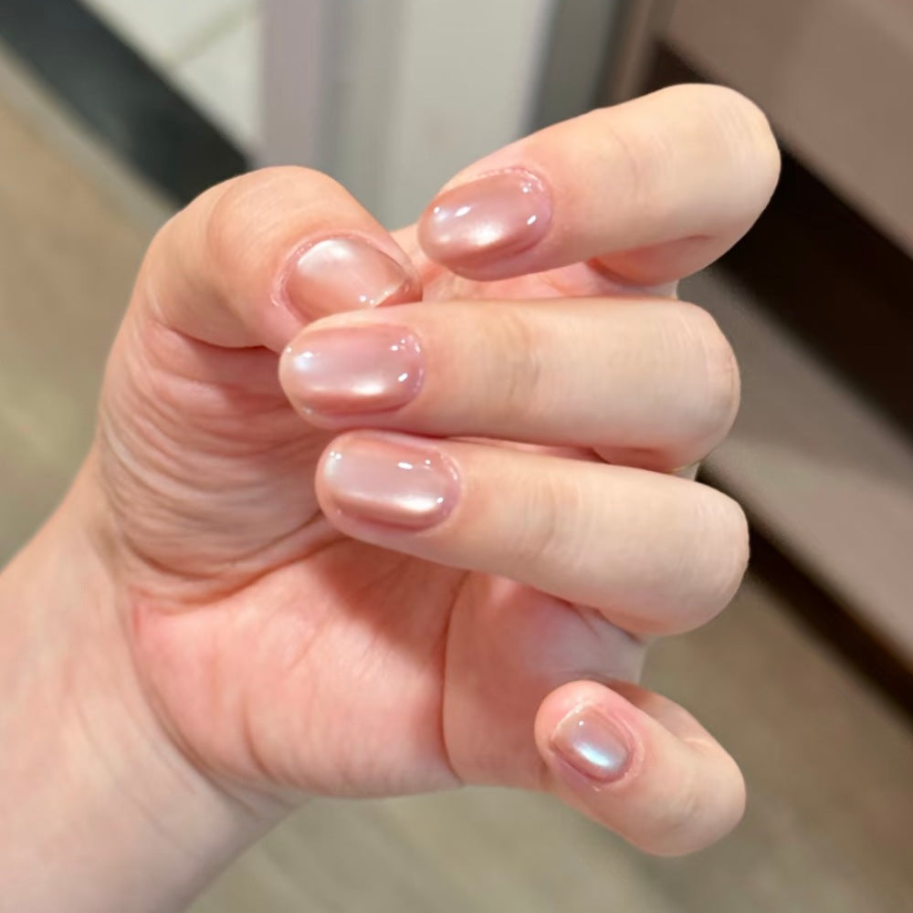 Kunstnägel mit Elegantem Glanz-Effekt Brehn