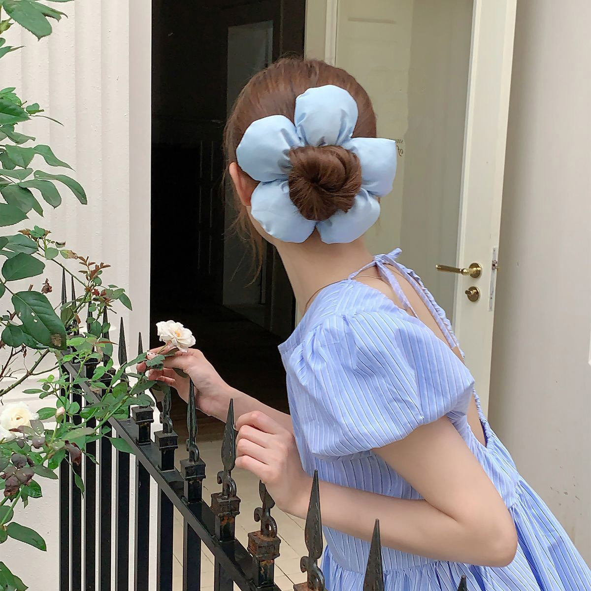 Blumenförmige Haarschleife Brehn