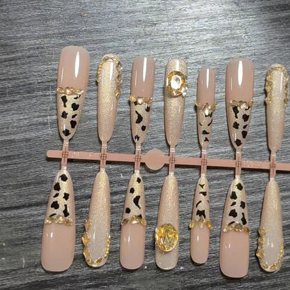 Glamouröse Strass-Nagelkunst