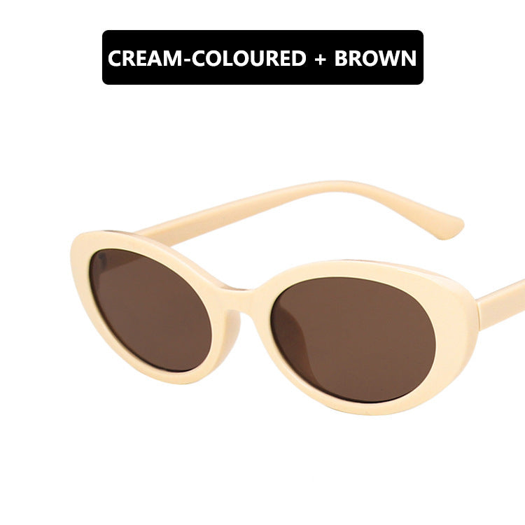 Damen Cat-Eye Sonnenbrille mit transparentem Rahmen und gradienten Gläsern Brehn