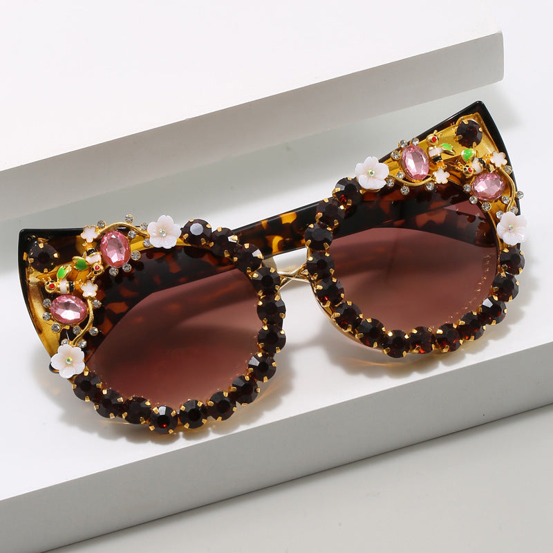 Damen Herzförmige Sonnenbrille mit funkelnden Akzenten Brehn