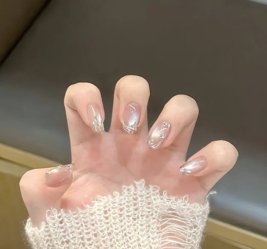 Kunstnägel mit Glamourösen Strass-Design Brehn
