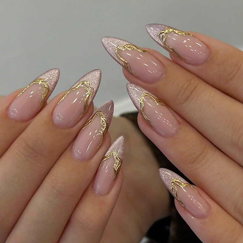 Elegantes Press-On-Nägel-Set mit goldenem Akzentdesign Brehn