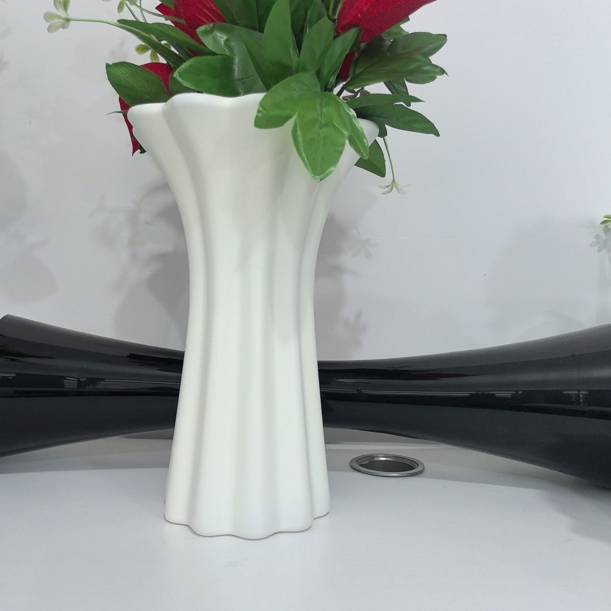 Skulptierte dekorative Blumenvase Brehn