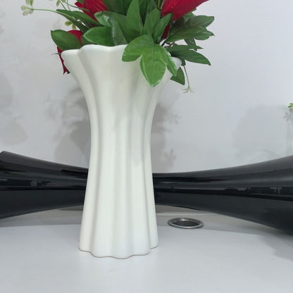 Skulptierte dekorative Blumenvase Brehn
