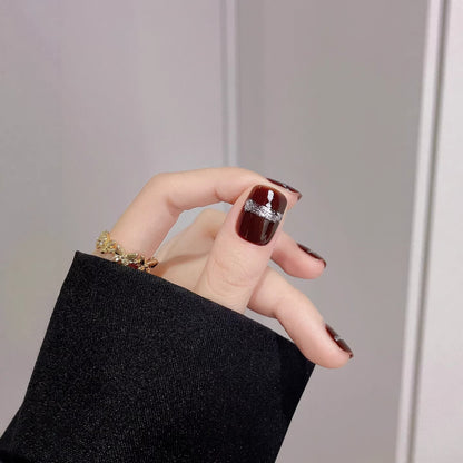 Dekoratives Strass-Akzent Press-On Nagelset