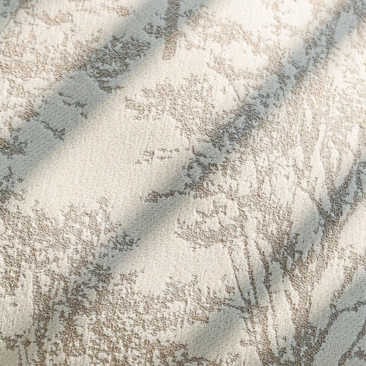 Quadratischer Zierkissenbezug mit feinem Waldmuster‑Jacquard und Samt-Keder Brehn