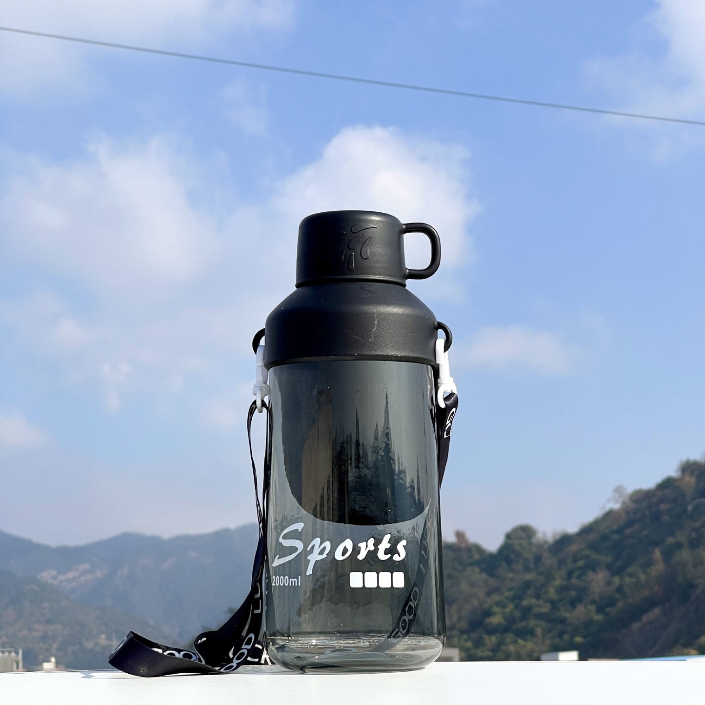 Unisex Großvolumige Trinkflasche mit praktischem Ausgießer Brehn