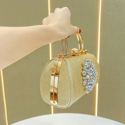 Glitzernde Blumenverzierte Abendtasche