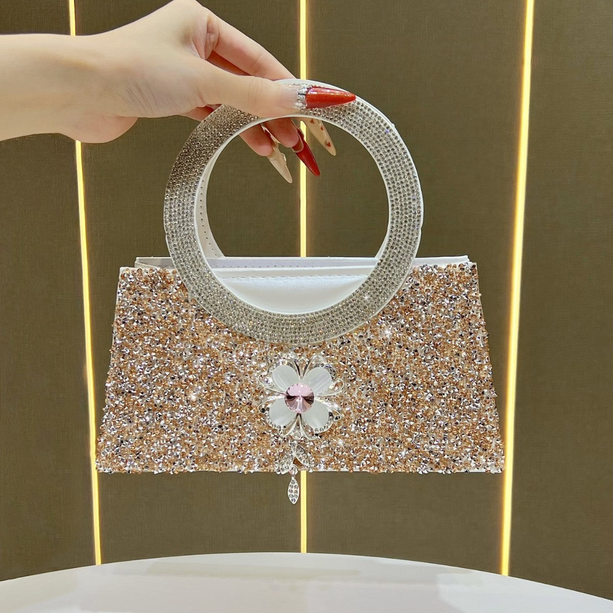 Abend Clutch