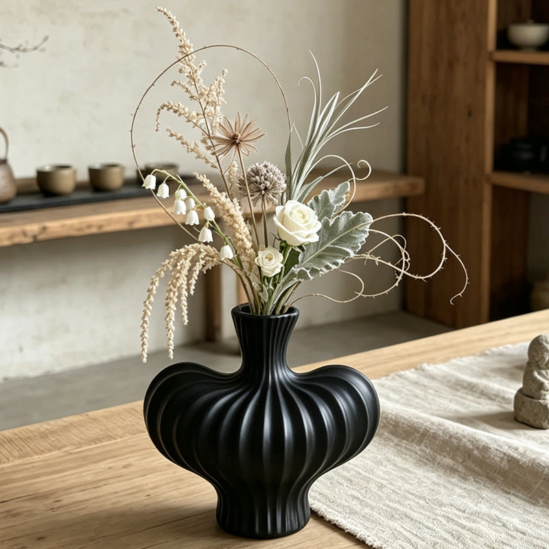 Skulptierte gerippte dekorative Vase Brehn