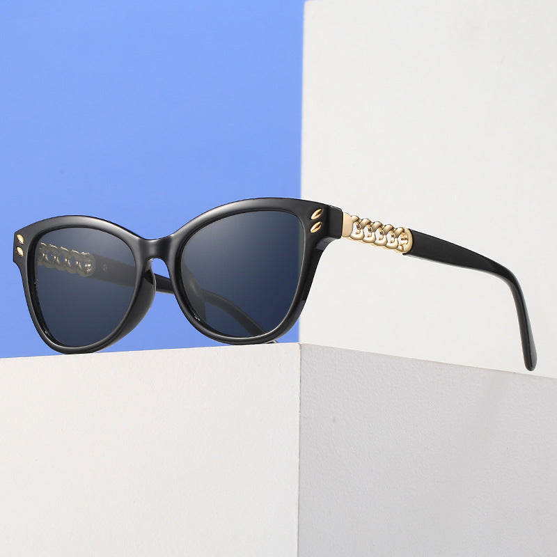 Damen modische Cat-Eye Sonnenbrille mit luxuriösen Kettenakzenten Brehn