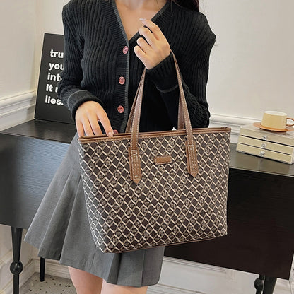 Geräumige Designer-Shopper-Tasche