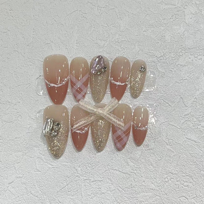 Dekoratives Stiletto Press-On Nail Art Set mit Strass- und Glitzerakzenten Brehn
