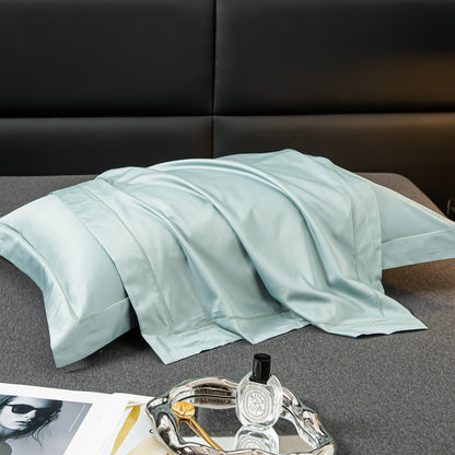 Luxuriöser Satin-Kissenbezug mit dekorativer Doppelpaspel