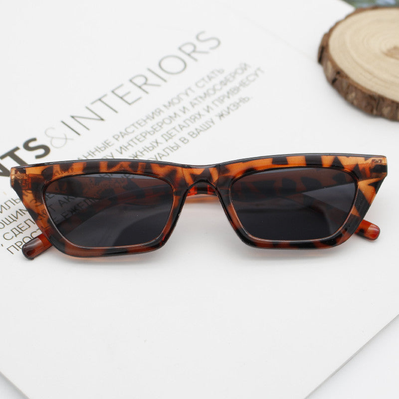 Damen geometrische Sonnenbrille mit raffiniertem Kunststoffrahmen Brehn