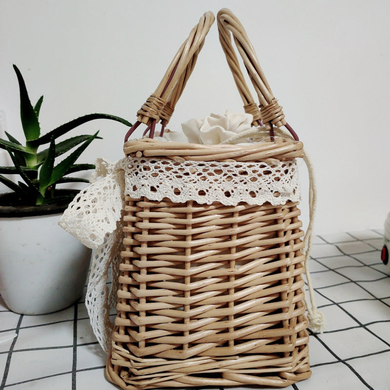 Damen Handtasche mit Perlenkette Brehn