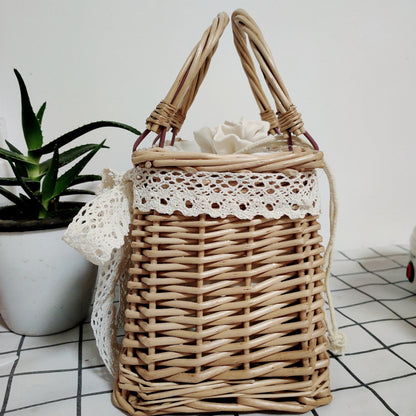 Damen Handtasche mit Perlenkette Brehn
