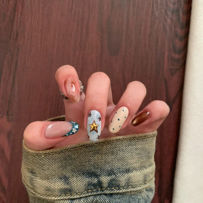 Künstlerische Multi-Design Nagelkunstverlängerungen