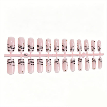 Elegantes Press-On-Nail-Design Brehn