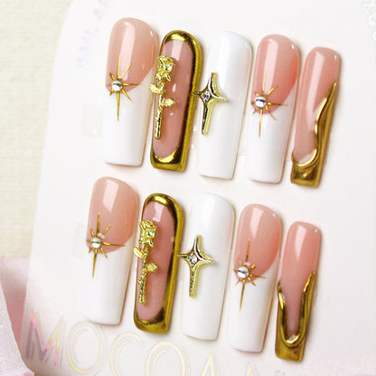 Kunstnagelset mit romantischen Blüten- und Glamour-Akzenten Brehn