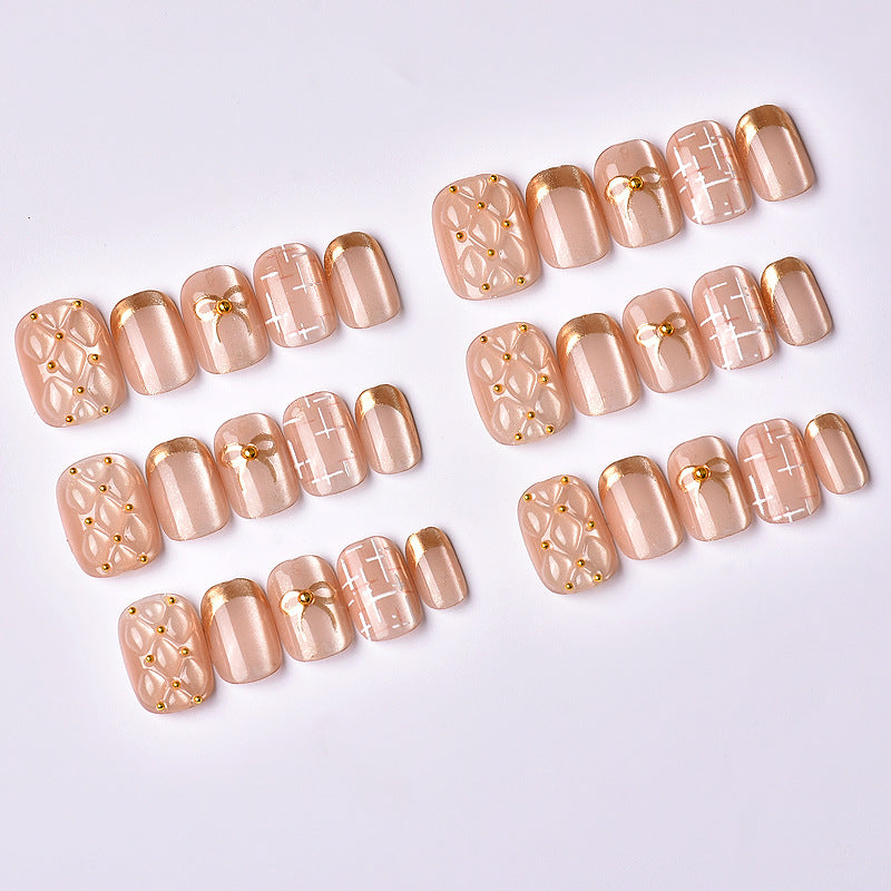 Dekorativer Gold-Akzent Press-On Nagelkunst Set Brehn