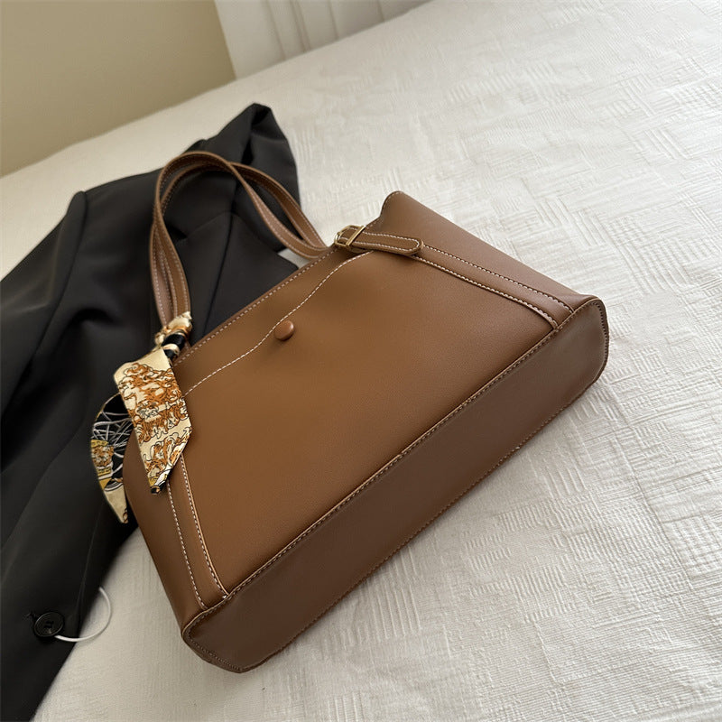 Elegante strukturierte Tote-Bag mit Schal-Detail
