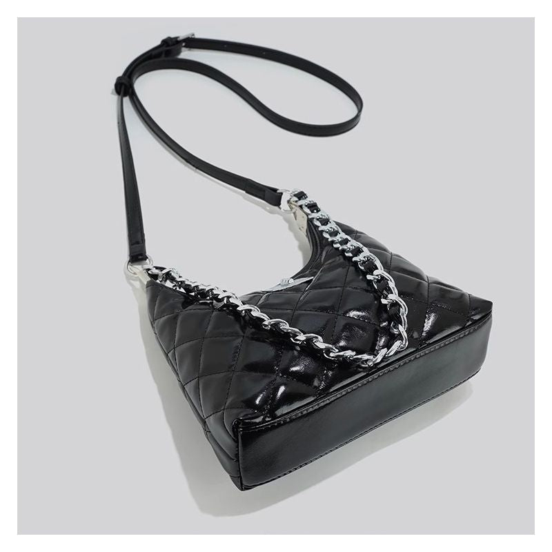Gepolsterte Schultertasche mit Kettengriffen Brehn