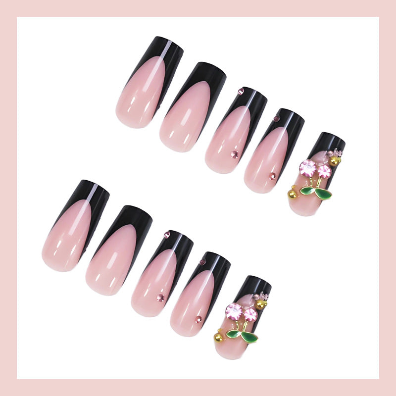 Kunstnagelset mit glamourösen Akzenten und eleganten Designs Brehn