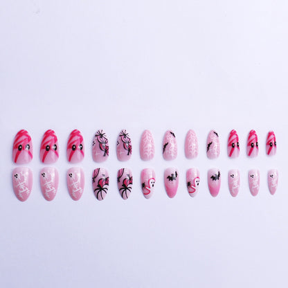 Verspielte Halloween-Themen Nagelkunst