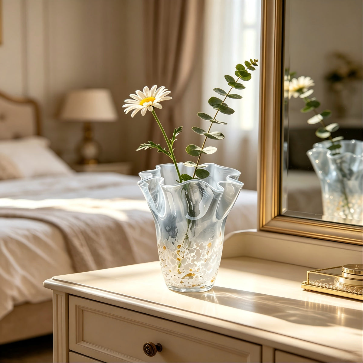 Elegante Glasvase mit kunstvollem Wellendesign Brehn