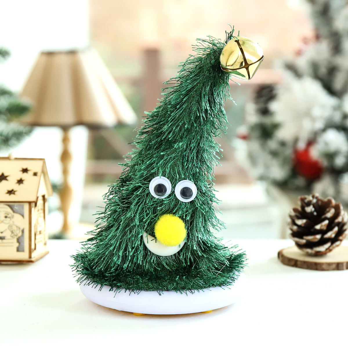 Dekorativer Weihnachtsbaum mit Licht Brehn