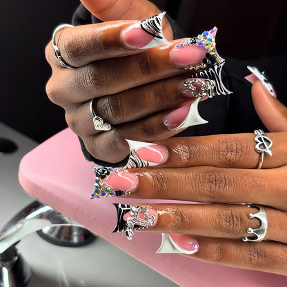 Glamouröse mit Rhinestones verzierte Presse-on-Nagel-Set Brehn