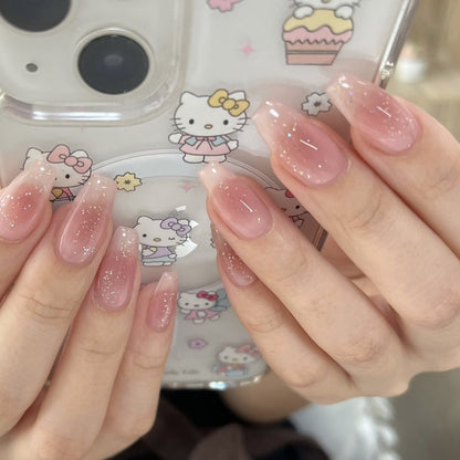 Kunstvolle Nagelverlängerungen mit Glitzer-Akzenten Brehn