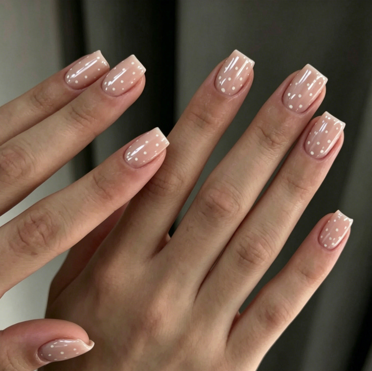 Elegante Glitter- und Punkt-Acryl-Nagelerweiterungen Brehn