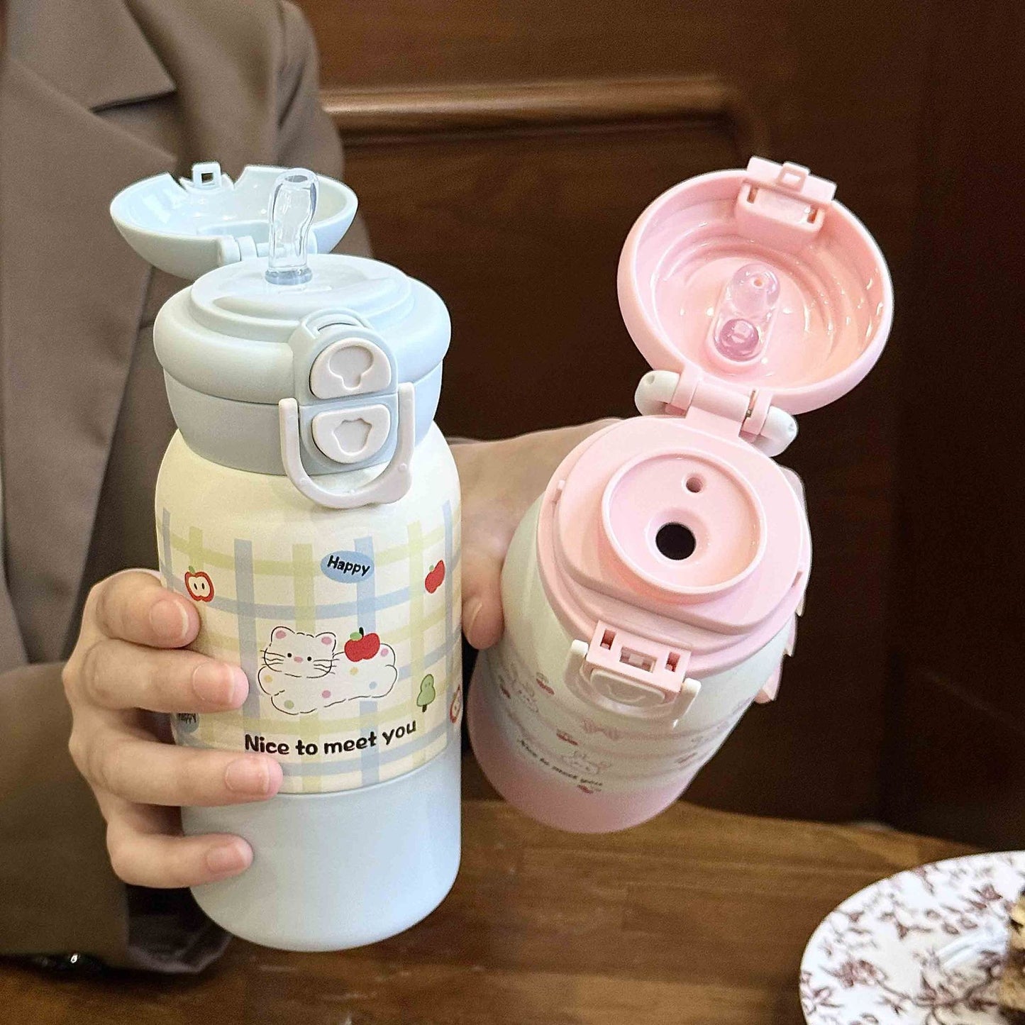 Damen Isoliertrinkflasche mit praktischem Klappverschluss und fröhlichem Design Brehn