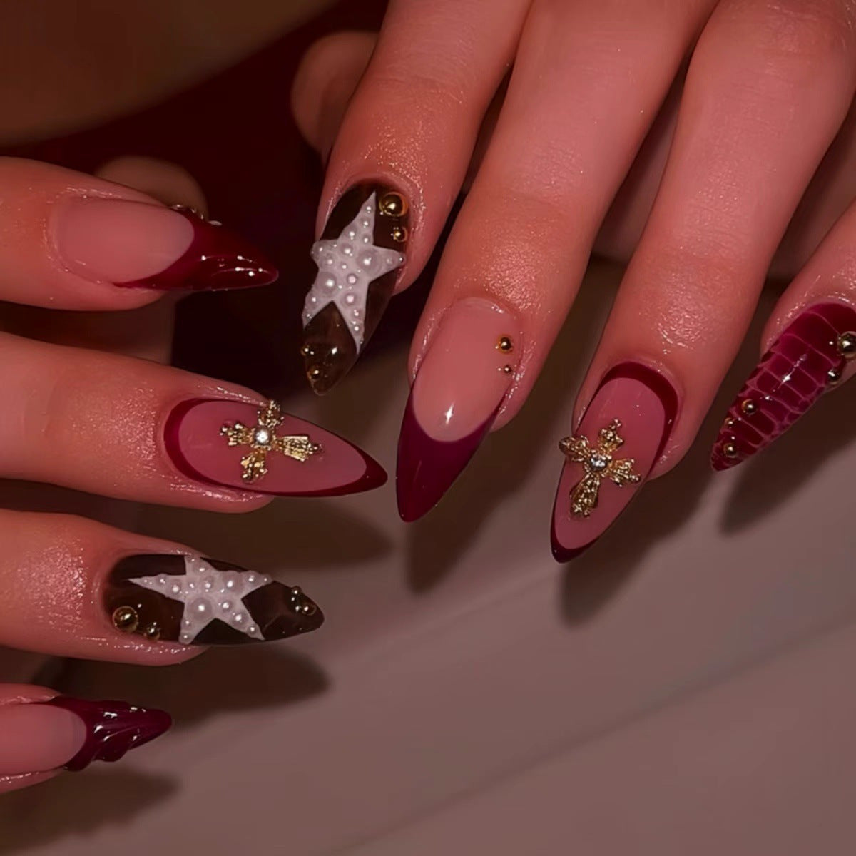 Glamouröse Texturierte Acryl-Nagelvergrößerungen Brehn