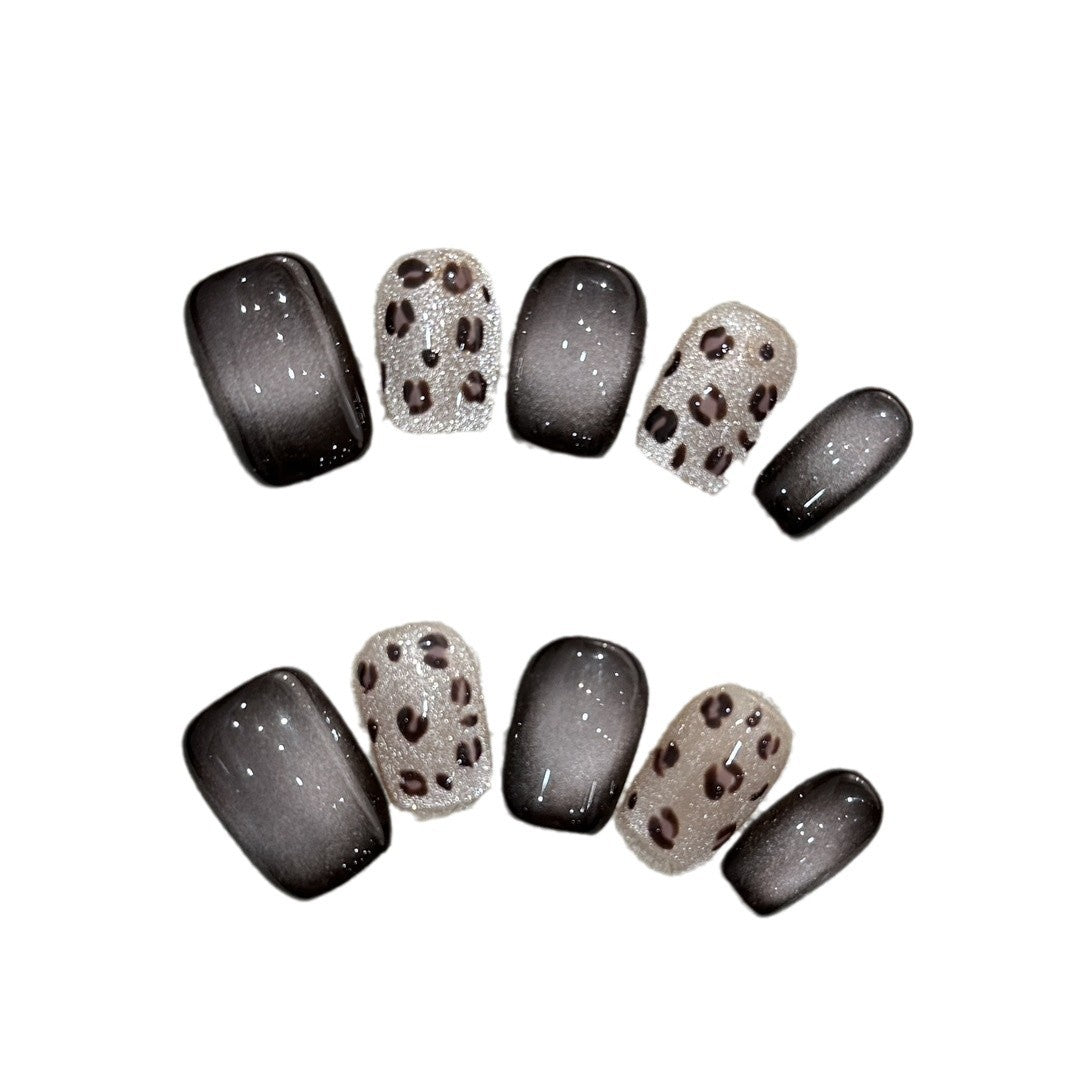Kunstnägel Im Eleganten Animal-Print Design Brehn
